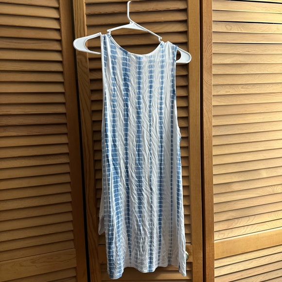 Long Tank Top! - Picture 2 of 2